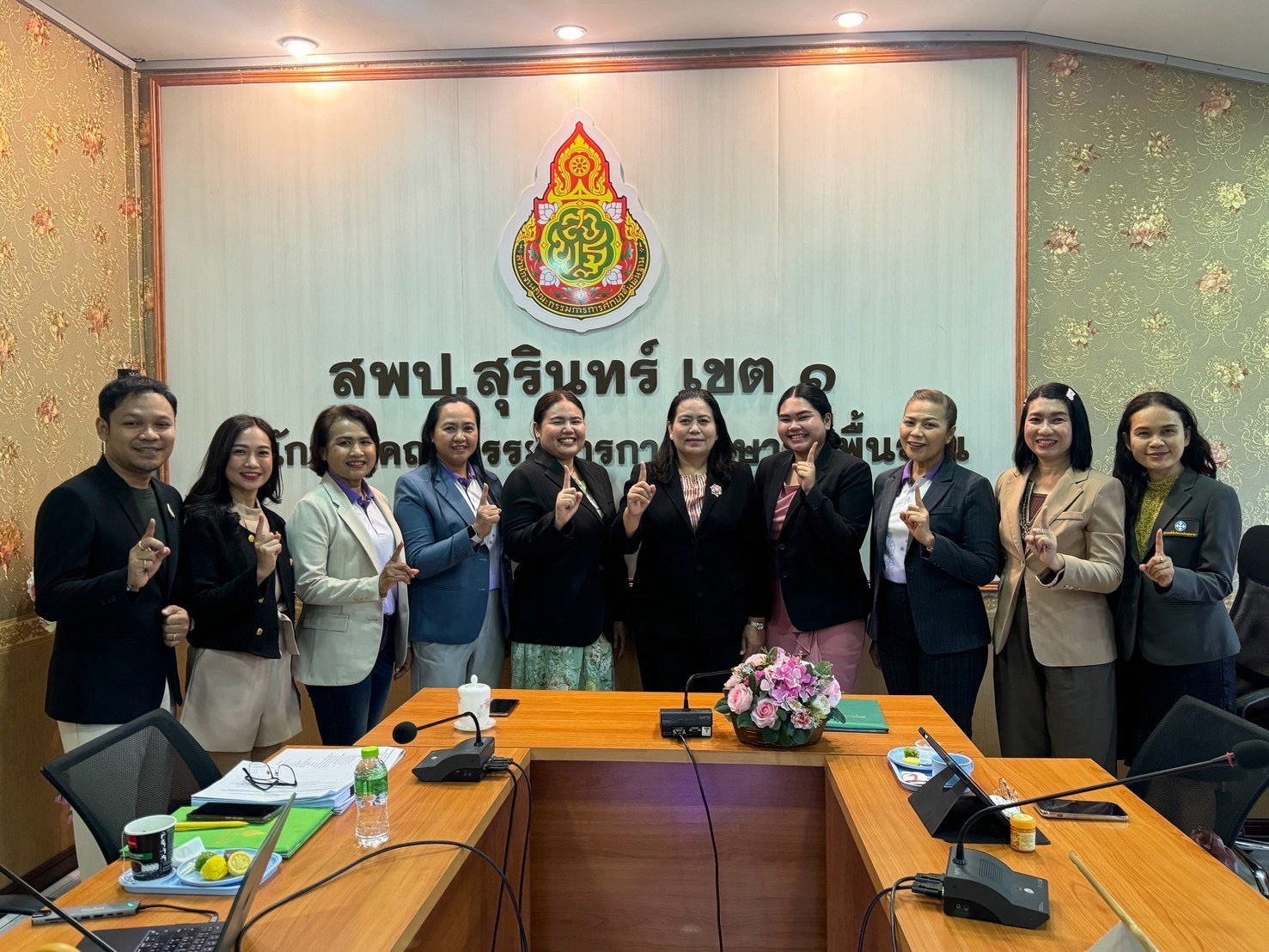 พิธีเปิดโครงการ “เสริมสร้างสุขภาพดีทั้งกาย ใจ ด้วยกิจกรรมพัฒนาผู้เรียน” จัดโดยกลุ่มนิเทศติดตามและประเมินผลการจัดการศึกษา สพป.สุรินทร์ เขต 1
