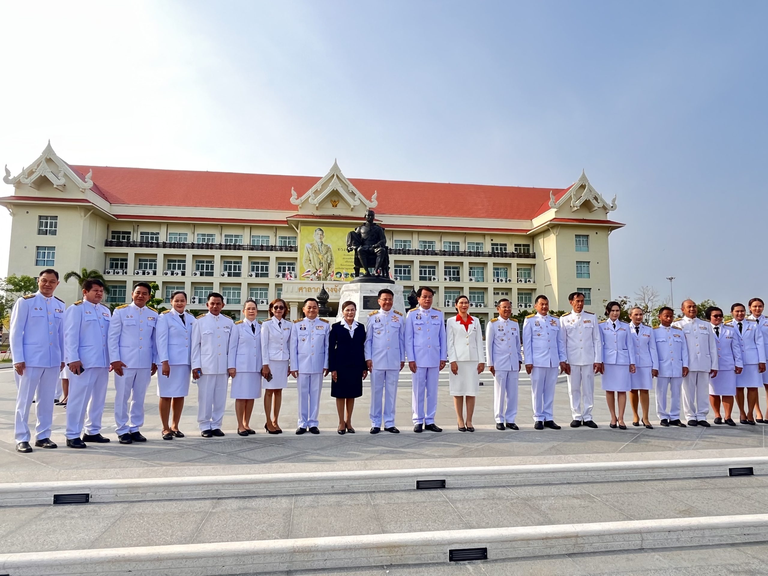 ร่วมพิธีวันที่ระลึกพระบาทสมเด็จพระนั่งเกล้าเจ้าอยู่หัว พระมหาเจษฎาราชเจ้า และงานวันข้าราชการพลเรือน ประจำปี 2568 ณ หอประชุมจังหวัดสุรินทร์