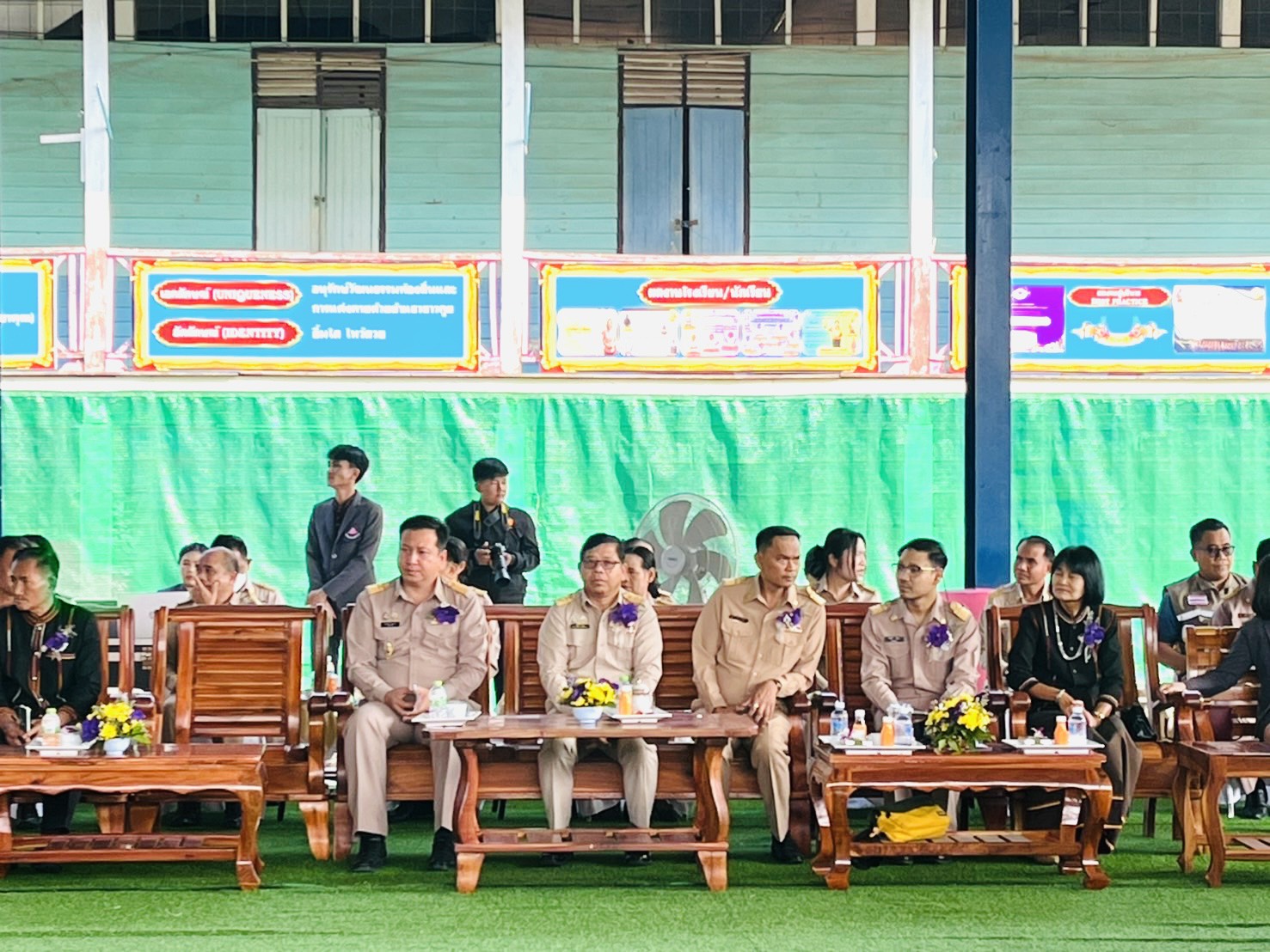 ร่วมต้อนรับและกล่าวคำนิยม ในการตรวจเยี่ยมและประเมินพัฒนาการการบริหารจัดการด้วยระบบคุณภาพ ตามเกณฑ์รางวัลคุณภาพแห่งสำนักงานคณะกรรมการการศึกษาขั้นพื้นฐาน(OBECQA) ระดับ ScQA